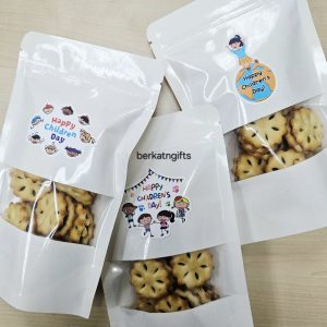 Pineapple jam biscuits in ziplock bag